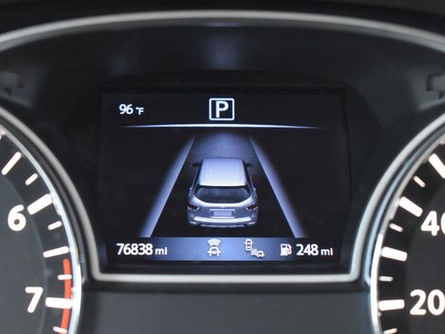 Used 2019 Nissan Pathfinder SL FWD image 8