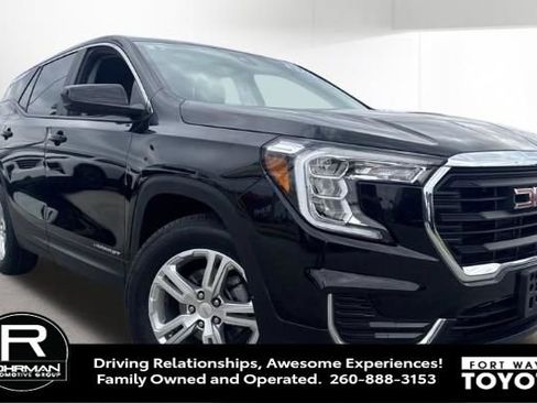 Used 2024 GMC Terrain SLE image 9