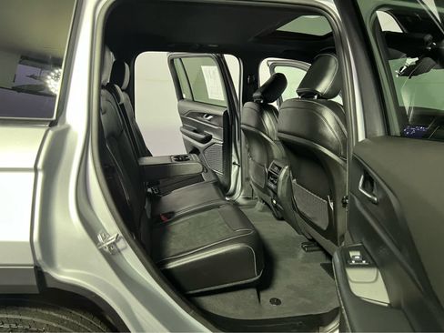 Used 2025 Jeep Grand Cherokee Altitude AWD/4WD image 29