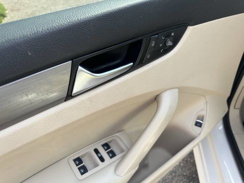 Used 2014 Volkswagen Passat TDI SE image 19