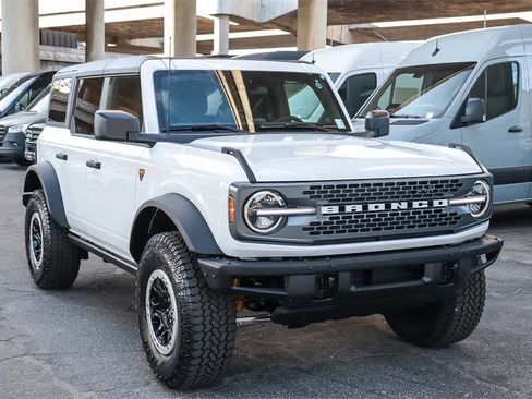 New 2025 Ford Bronco Badlands w/ Sasquatch Package image 3