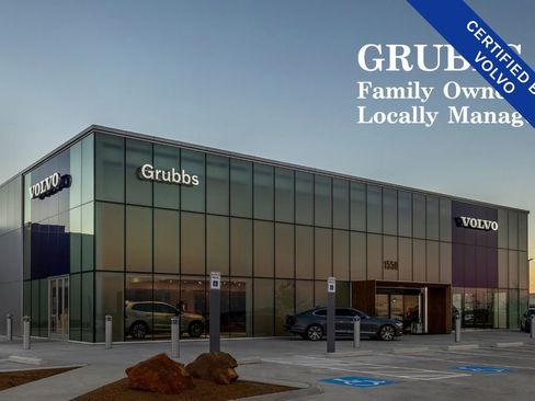 Certified 2024 Volvo S90 T8 Ultimate w/ Lounge Package image 9