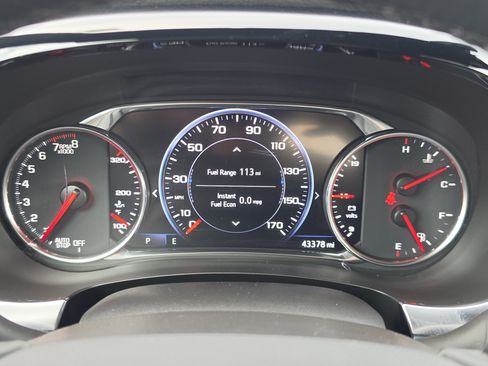 Used 2023 Chevrolet Traverse Premier FWD image 19