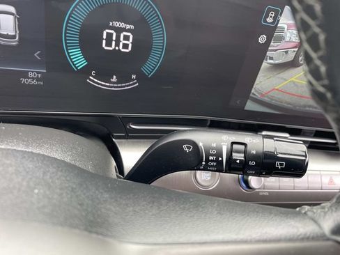 Certified 2025 Hyundai Kona SEL AWD/4WD image 30