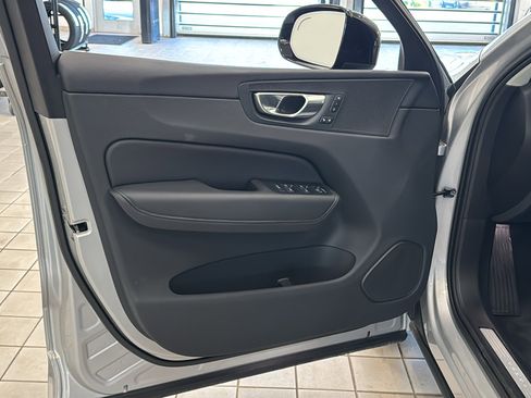 Certified 2025 Volvo XC60 B5 Plus AWD/4WD image 21