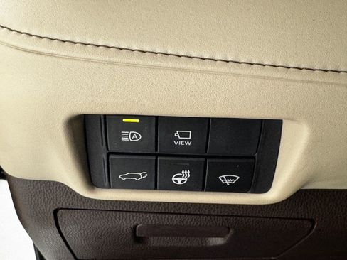 Used 2020 Toyota Highlander Platinum image 23