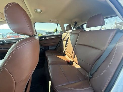 Used 2019 Subaru Outback 2.5i Touring AWD/4WD image 11