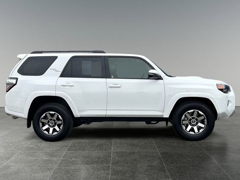 Used 2024 Toyota 4Runner TRD Off-Road Premium image 9