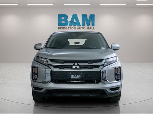 Used 2024 Mitsubishi Outlander Sport SE AWD/4WD image 2