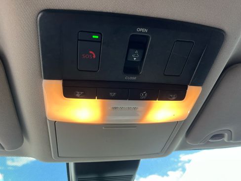 Used 2023 Nissan Altima 2.5 SV w/ SV Premium Package FWD image 21