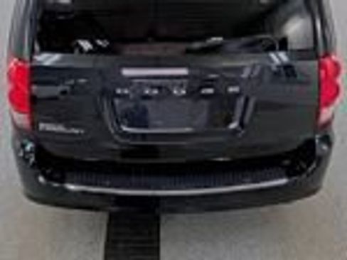 Used 2020 Dodge Grand Caravan SE image 13