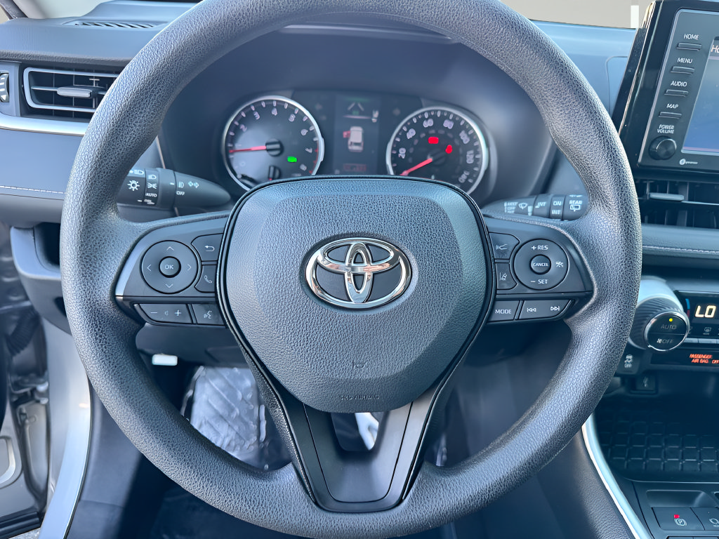 Used 2020 Toyota RAV4 XLE FWD image 13
