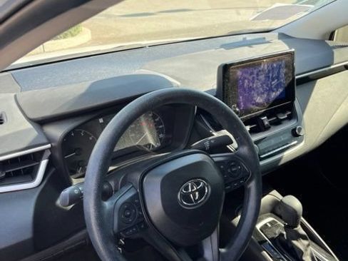 Used 2025 Toyota Corolla LE w/ LE Premium Package FWD image 6