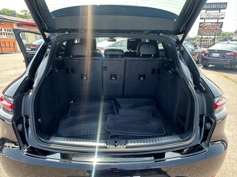 Used 2019 Porsche Macan AWD/4WD image 22