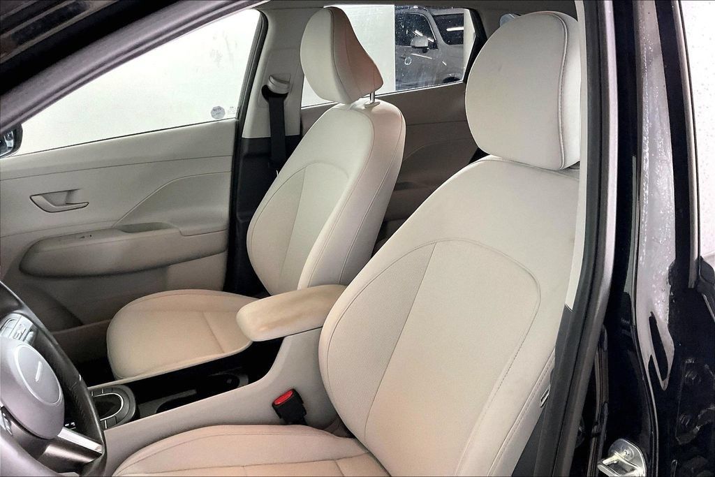 Used 2024 Hyundai Kona SEL FWD image 24