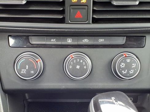 Used 2023 Volkswagen Jetta Sport FWD image 28