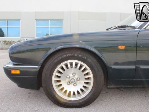 Used 1997 Jaguar XJ6 image 10