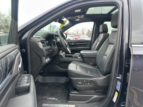 Used 2023 GMC Yukon Denali w/ LPO, Floor Liner Package image 9