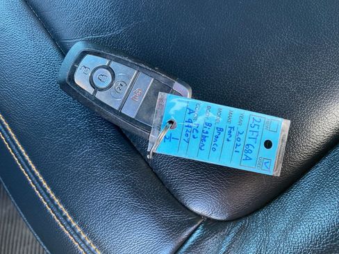 Used 2021 Ford Bronco Badlands image 27