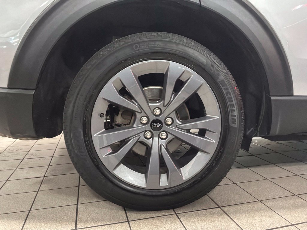 Used 2023 Ford Explorer XLT w/ Equipment Group 202A AWD/4WD image 15