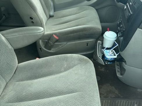 Used 2005 Dodge Grand Caravan SE w/ Popular Equipment Group I image 10