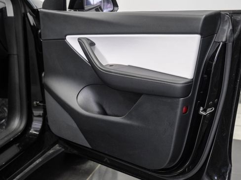 Used 2021 Tesla Model Y Long Range image 49