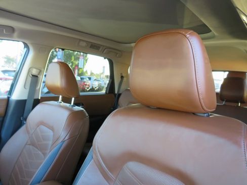 Used 2022 Nissan Pathfinder Platinum w/ Cargo Package image 16