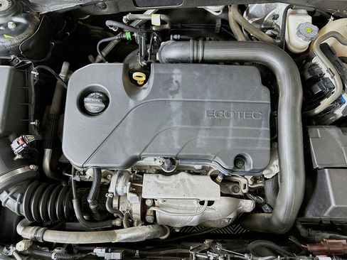 Used 2018 Chevrolet Malibu LT w/ Leather Package image 30