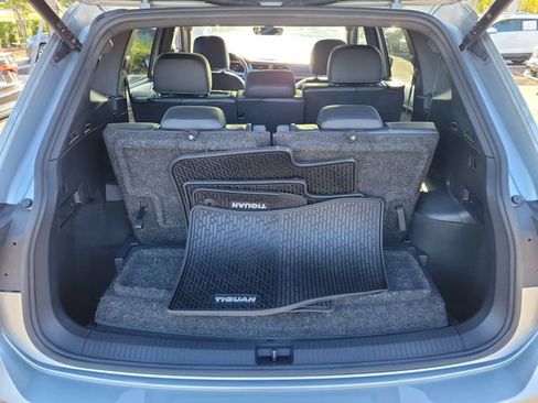 Certified 2022 Volkswagen Tiguan SE R-Line FWD image 7