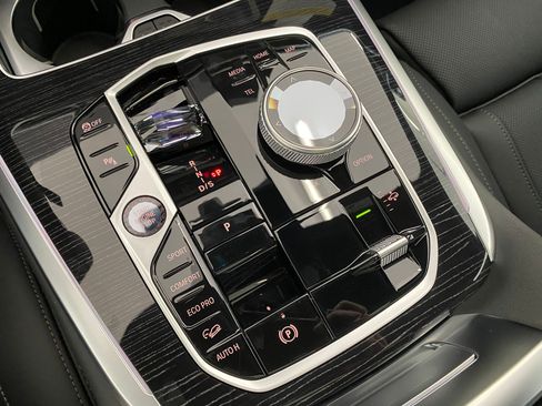 New 2026 BMW X7 M60i image 18