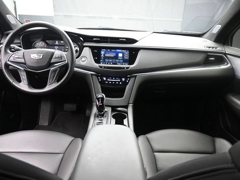 Used 2025 Cadillac XT5 Premium Luxury FWD image 9
