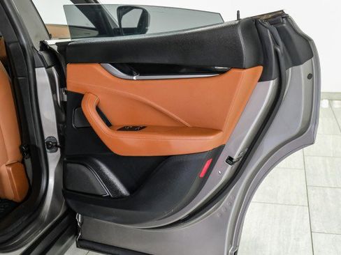 Used 2017 Maserati Levante S image 43