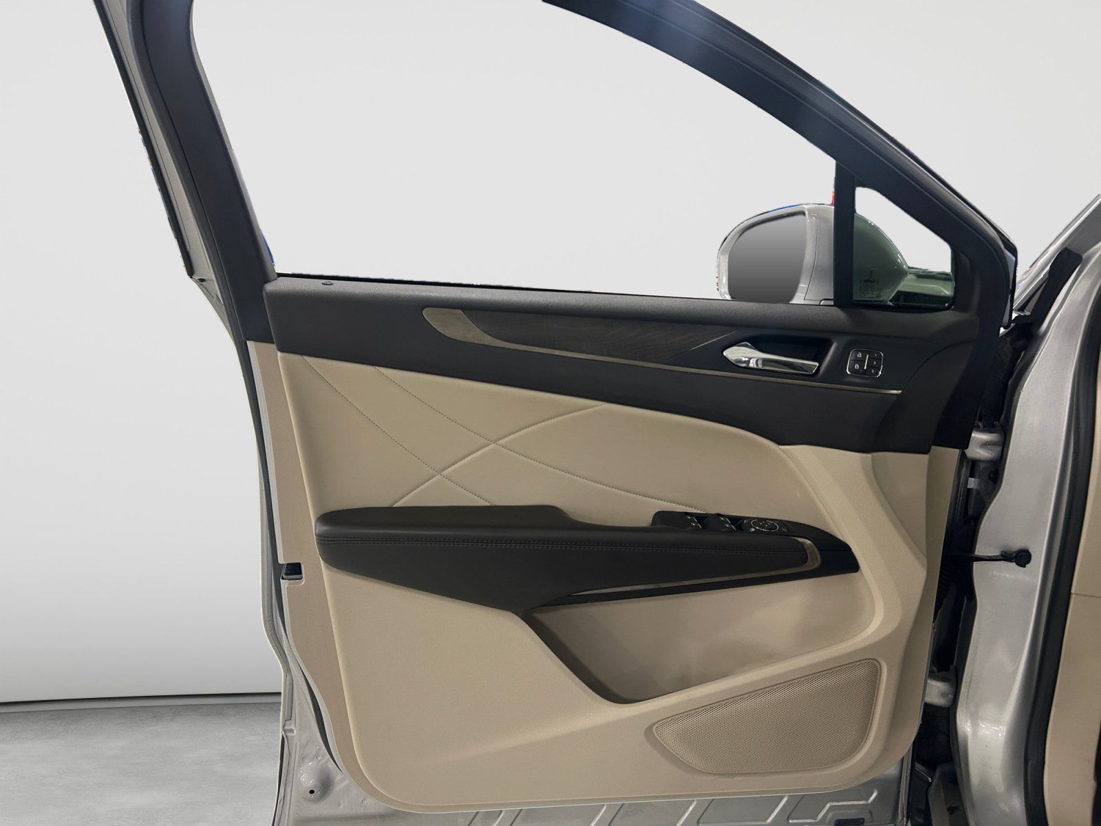 Used 2019 Lincoln MKC Reserve w/ MKC Climate Package FWD image 21