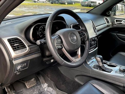 Used 2022 Jeep Grand Cherokee Limited image 19