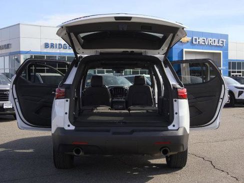 Used 2023 Chevrolet Traverse RS AWD/4WD image 10