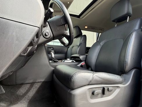 Used 2024 Nissan Armada SL image 6