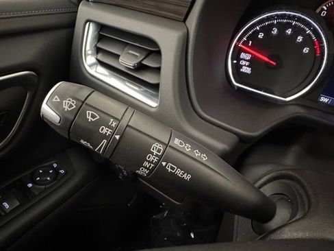 Used 2021 Chevrolet Tahoe Z71 AWD/4WD image 12