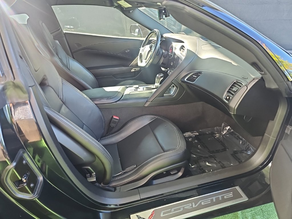 Used 2017 Chevrolet Corvette Stingray Coupe w/ 1LT RWD image 15