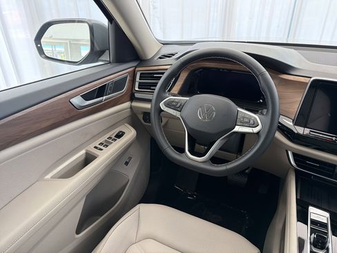 New 2026 Volkswagen Atlas SE image 28