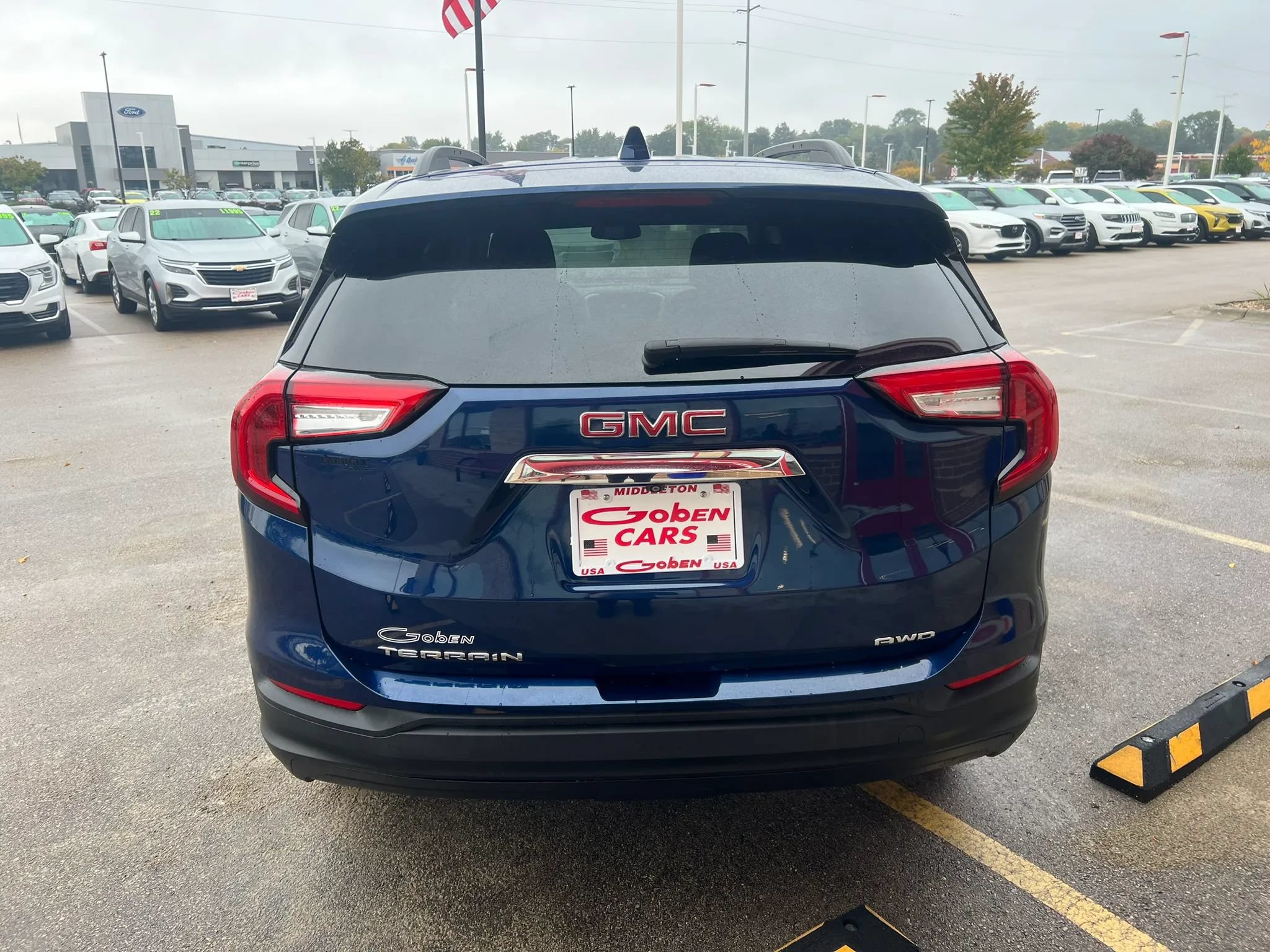 Used 2022 GMC Terrain SLE w/ Driver Convenience Package AWD/4WD image 4