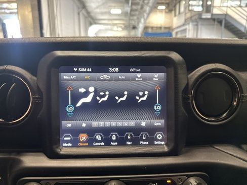 Used 2023 Jeep Gladiator Overland image 22