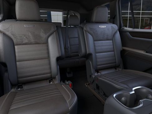 New 2026 GMC Acadia Denali Ultimate AWD/4WD image 17