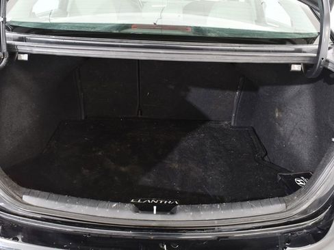 Used 2017 Hyundai Elantra SE FWD image 20