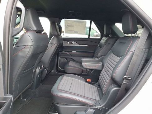 New 2026 Ford Explorer ST-Line w/ ST-Line Street Pack image 5
