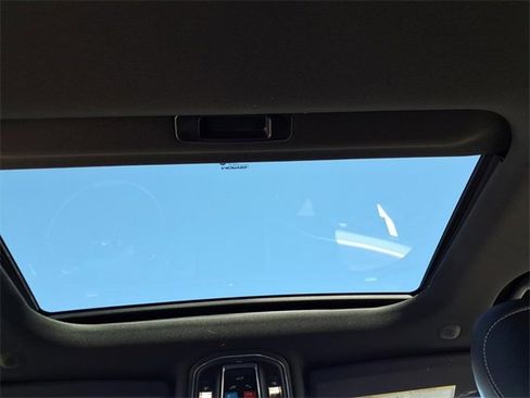 New 2025 Jeep Grand Cherokee Altitude image 8