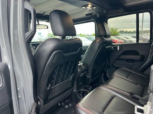 Used 2020 Jeep Gladiator Rubicon w/ Cold Weather Group AWD/4WD image 12