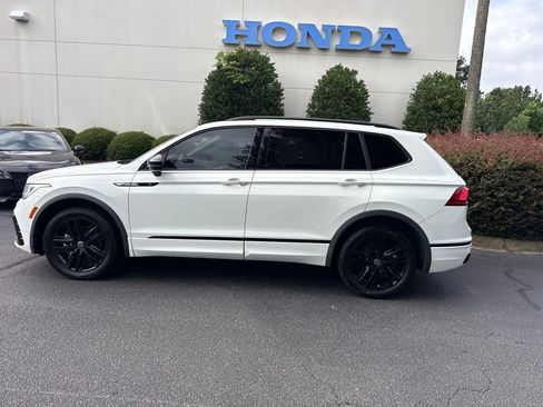 Used 2022 Volkswagen Tiguan SE R-Line FWD image 6