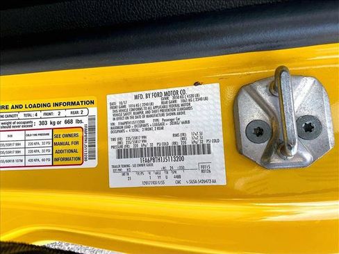 Used 2018 Ford Mustang Coupe RWD image 30
