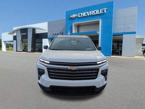 New 2026 Chevrolet Traverse LT w/ LPO, Floor Liner Package FWD image 10