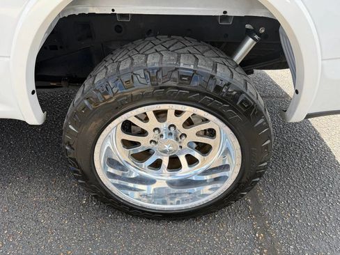 Used 2019 Ford F150 Platinum w/ Equipment Group 701A Luxury AWD/4WD image 23